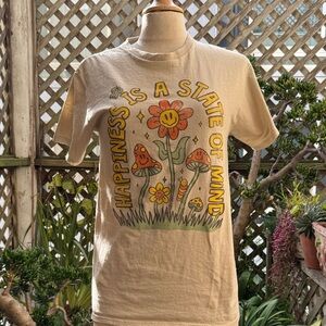 Graphic Beige Short Sleeve Tee. SMALL. Vintage GUC